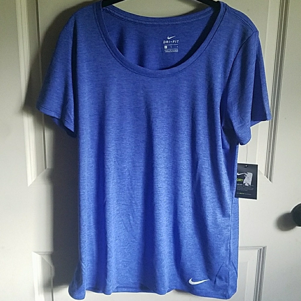 Nike dri-fit top